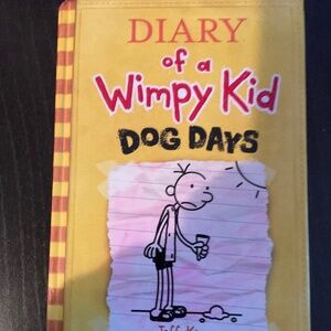Book - Diary of a Wimpy Kid Dog Days by Jeff Kinney.  K140
